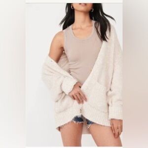 FREE PEOPLE NEVERMIND M oversized crème brûlée soft boho fluffy woman cardigan